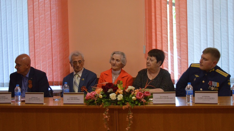 Сколько б ни сменилось поколений…