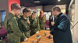 Школьникам рассказали о создании военно-исторических миниатюр