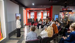 Школьники прочли стихи о войне в Музее Победы