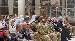 Юные экскурсоводы посетили национальную библиотеку с профессиональной целью