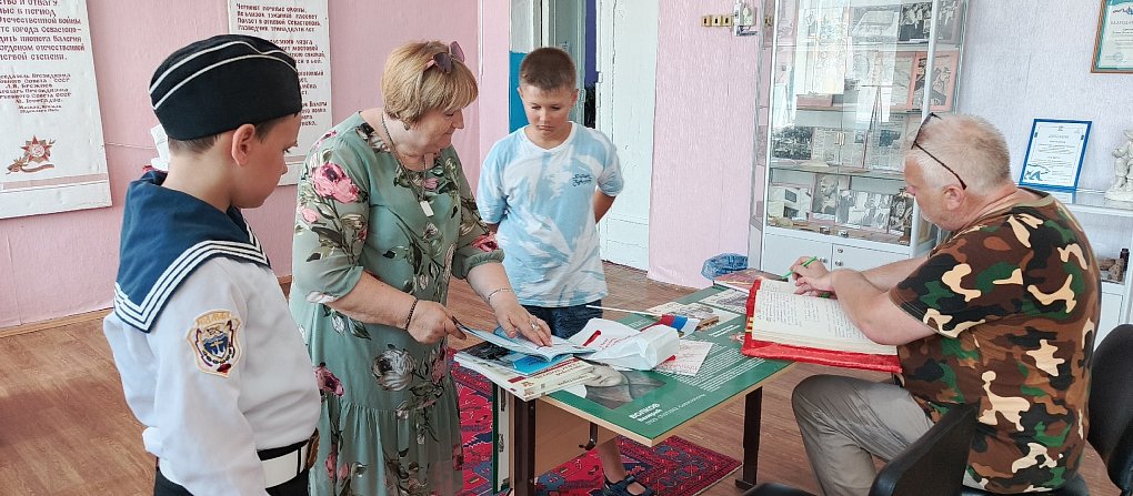 Севастополь встречает Санкт-Петербург: ученик северной столицы — гость школьного музея
