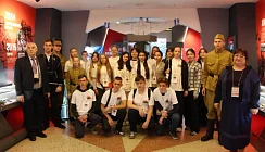 Юные историки защищают проекты и посещают музеи
