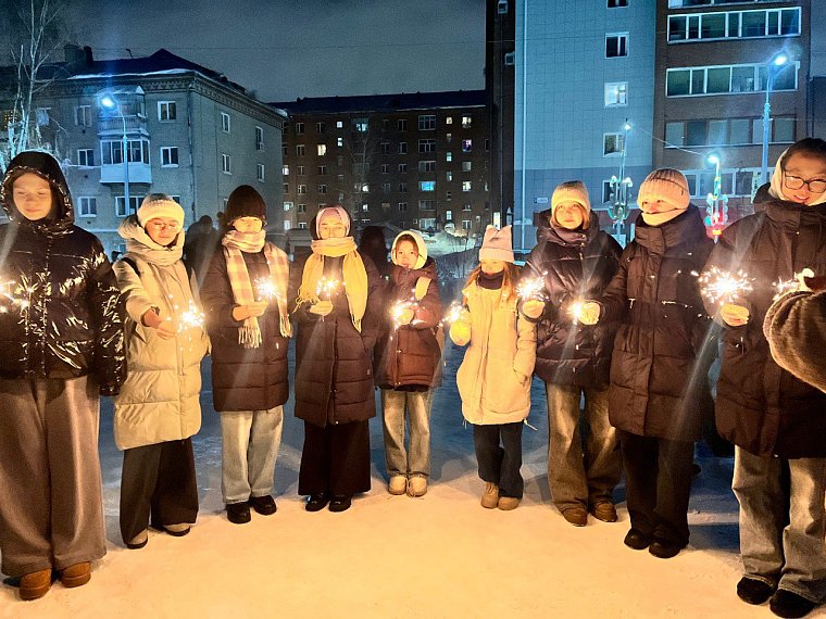 В память о жителях и защитниках непокоренного города зажигаются Искры надежды в школьных музеях