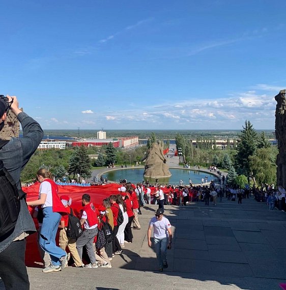 Самое большое Знамя Победы на Мамаевом Кургане