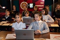 Урок в формате МЭШ провели педагоги школы № 504 в Музее Победы