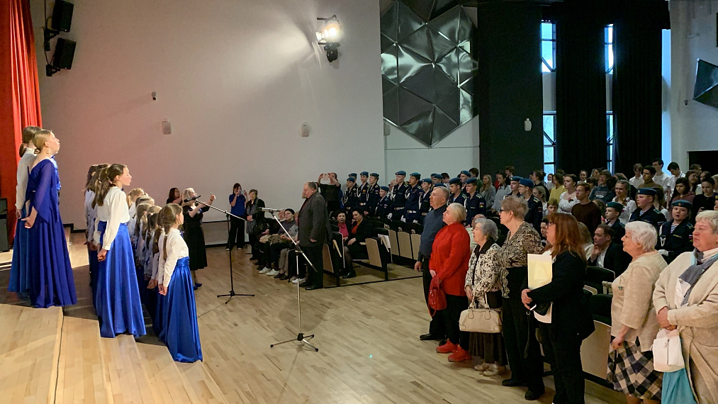 В московской школе 158 открыли фестиваль «ZA МИР!»