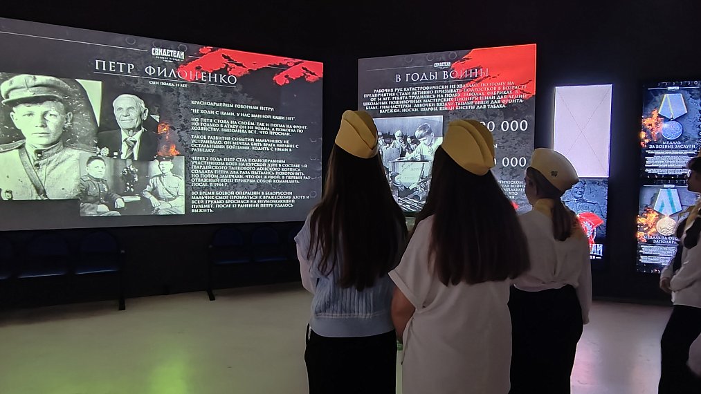 Выставку «Свидетели Великой Победы» посетили тищенские активисты музея