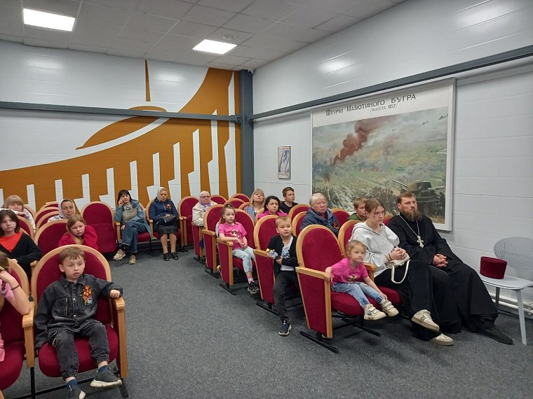 Детские центры Музея Победы в ЛНР и ДНР отметили 80-летие Великой Победы