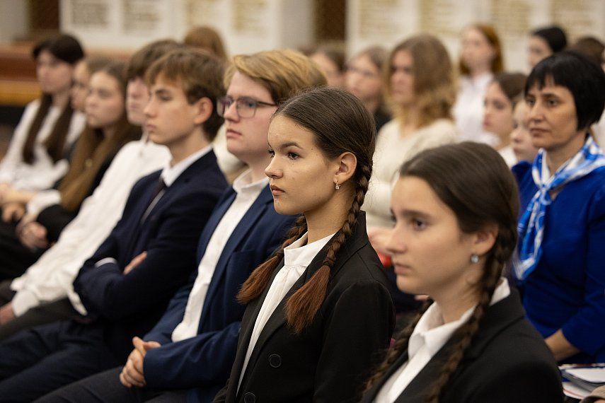 Школьники Москвы и Мурома открыли общую выставку
