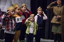 Школьники прошли тропами разведчиков по следам Деда Мороза