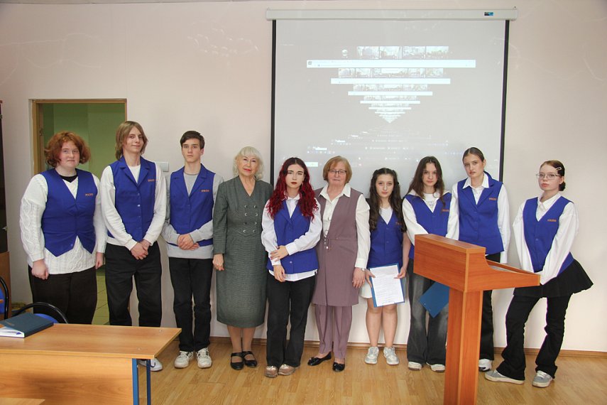 «На фронт он принес свой комсомольский билет»