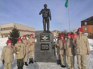 Экскурсия по городу – к памятникам защитников Родины. 