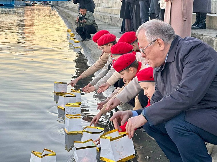 В Пхеньяне прошла патриотическая акция «Огонь благодарных сердец»