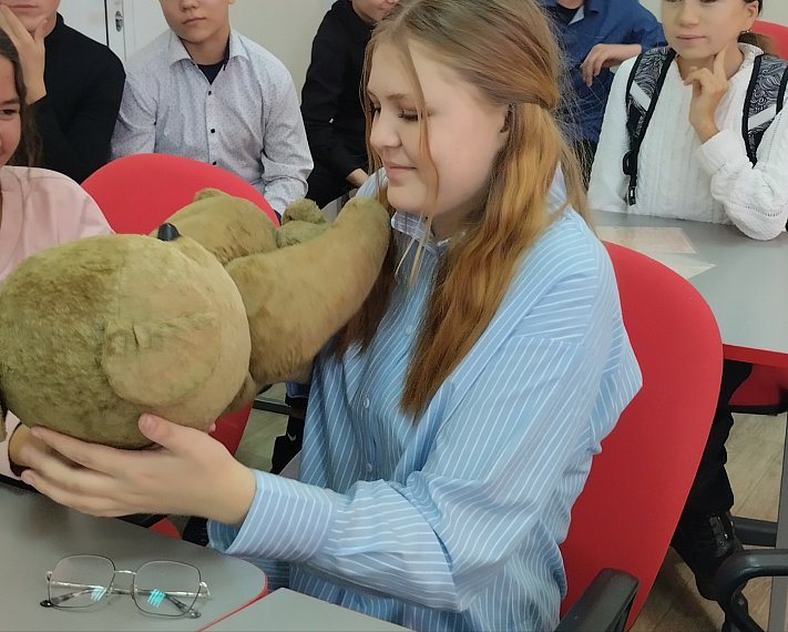 Экспонаты блокадного города показали в Хакассии