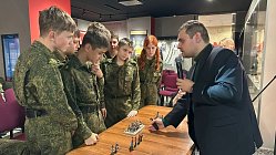 Школьникам рассказали о создании военно-исторических миниатюр