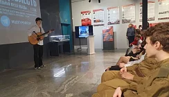 Школьники исполнили произведения о войне