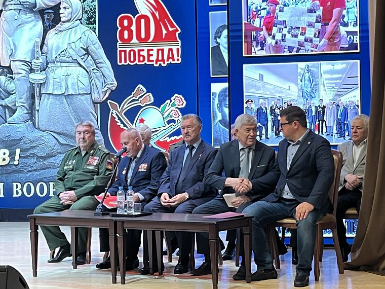 День партизан и подпольщиков для московских школьников