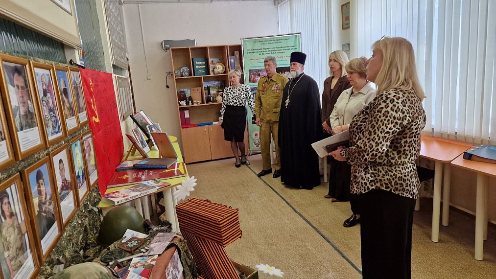 Открытие парты героя в Новочеркасской школе