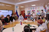Герои напротив героев: учащиеся госпитальной школы «УчимЗнаем» встретились с бойцами СВО.