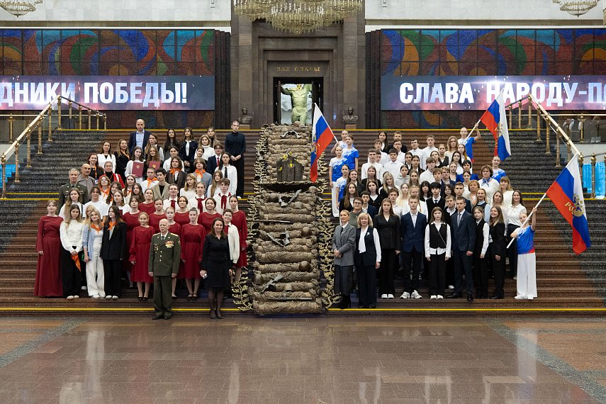 Школьники Москвы и Мурома открыли общую выставку
