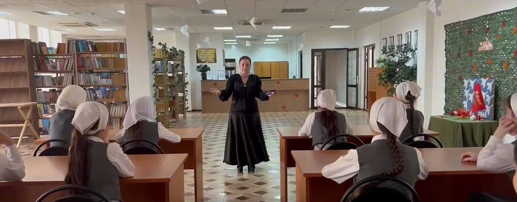 Юные экскурсоводы посетили национальную библиотеку с профессиональной целью