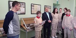 Открытие витрины в школьном музее «Диалог культур»