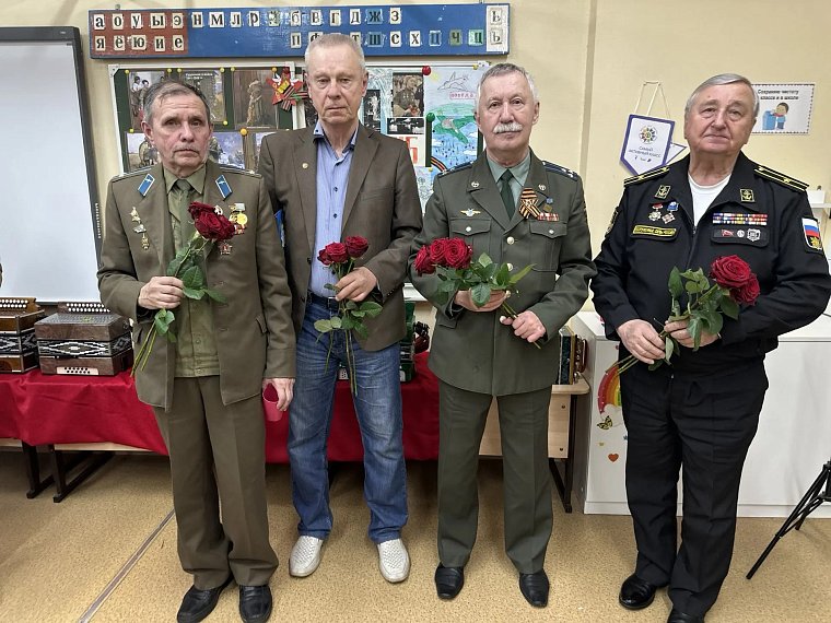 Военные песни - помощники наши