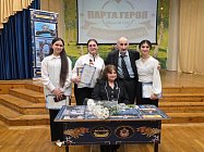 Парта в память о разведчике