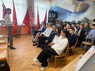 324-й годовщине Российской Гвардии посвятили урок в школьном музее