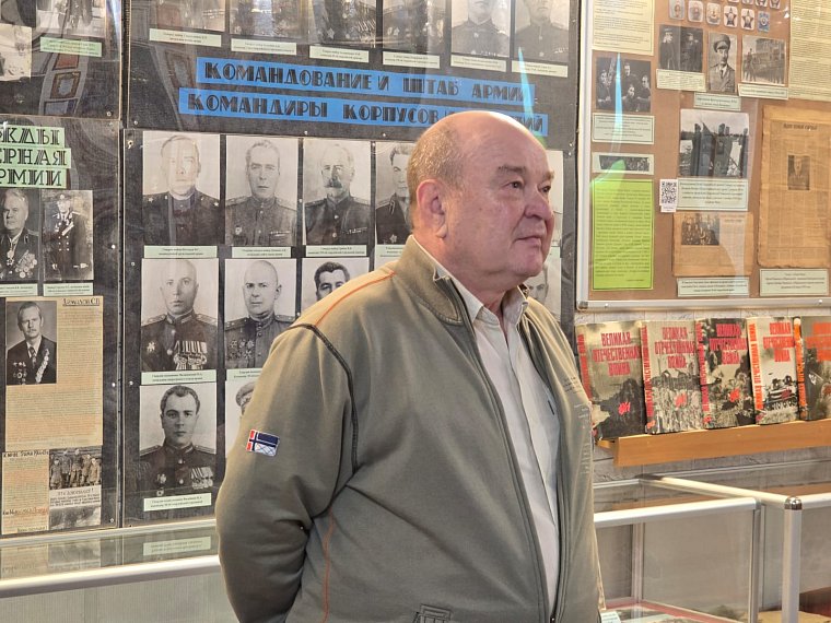 Ветераны вместе со школьниками зажгли свечу памяти