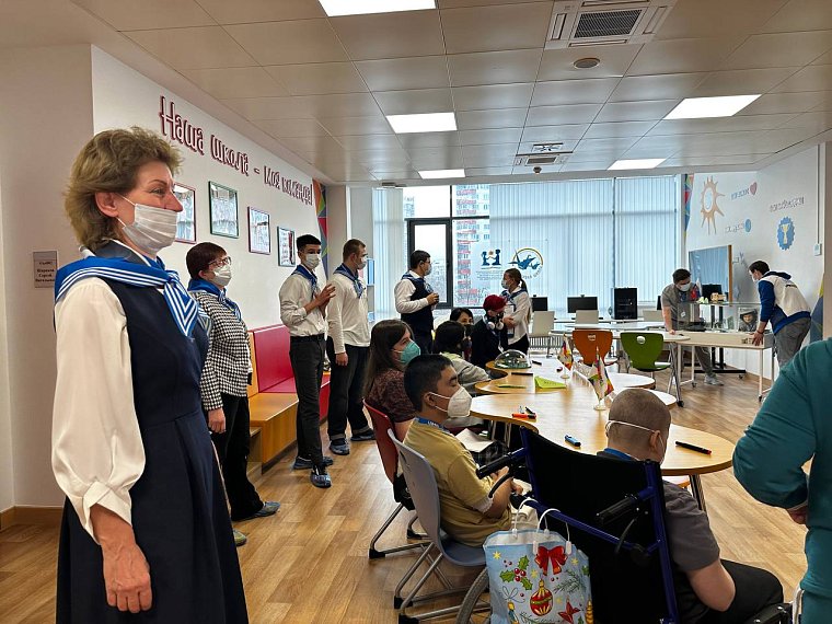 Юным пациентам рассказали о морских летчиках