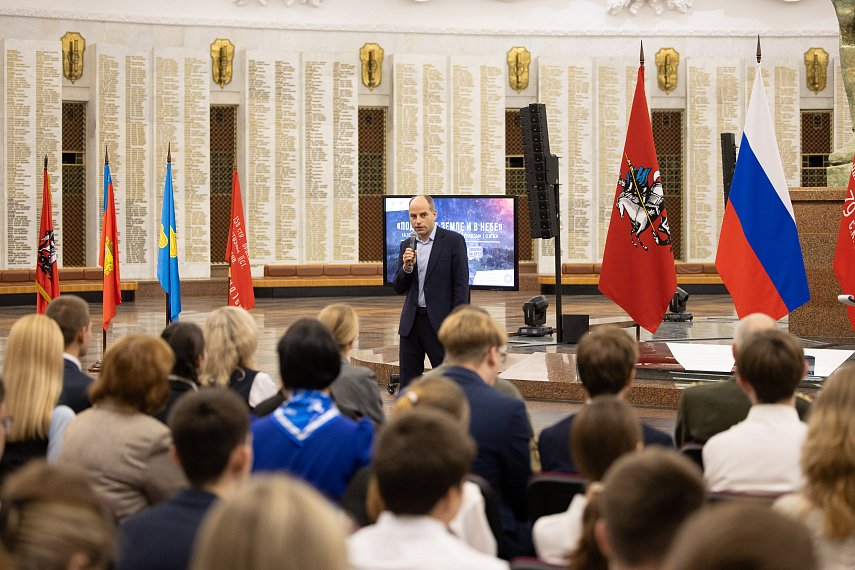 Школьники Москвы и Мурома открыли общую выставку