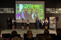 Студенты пришли к школьникам за знаниями