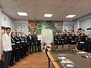 Герой Российской Федерации встретился с кадетами в школьном музее