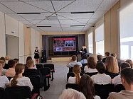 В Антрацитовской школе №1 почтили память жертв фашизма