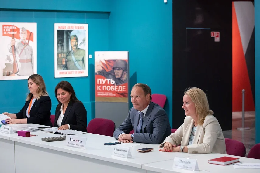 Выпускники Академии получили дипломы