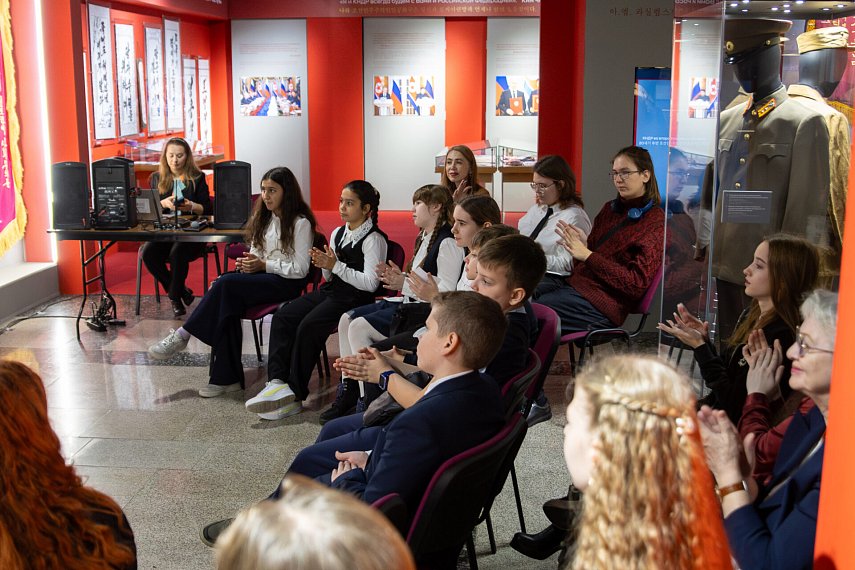 Школьники прочли стихи о войне в Музее Победы