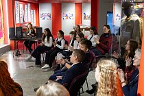 Школьники прочли стихи о войне в Музее Победы