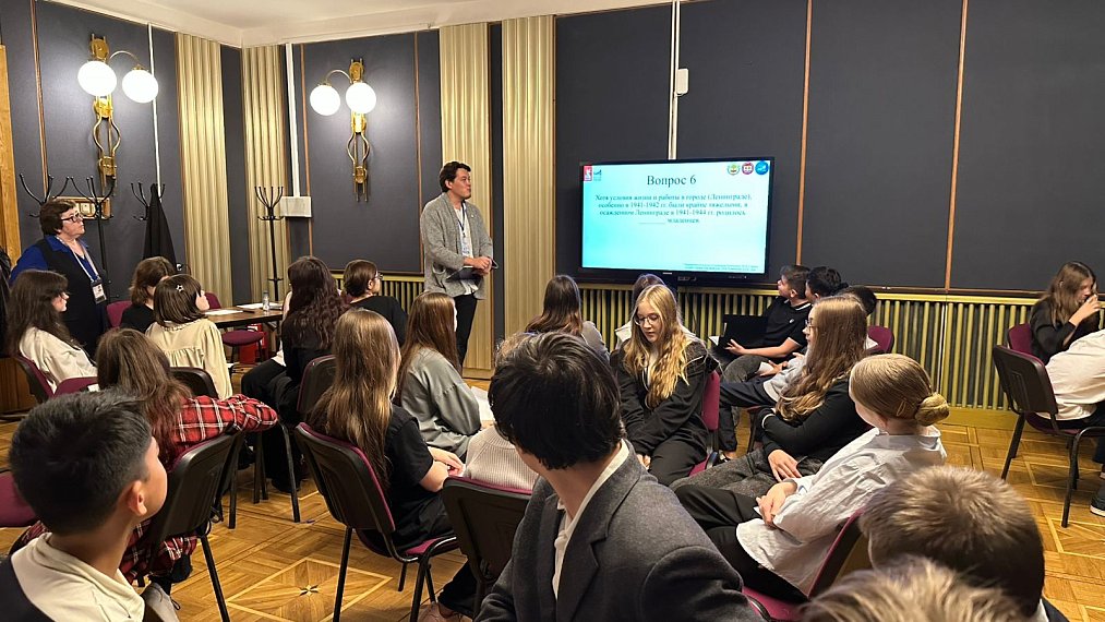 Викторина и историческая игра состоялись для школьников в Музее Победы