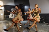 О героях рассказали под гитару