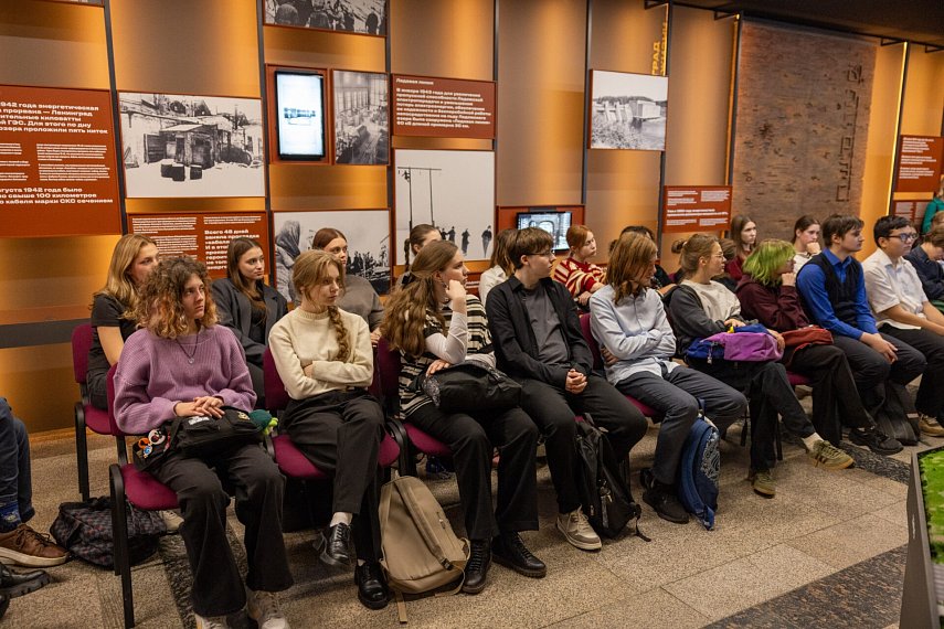 В Музее Победы школьникам рассказали о Вяземской оборонительной операции