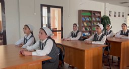 Юные экскурсоводы посетили национальную библиотеку с профессиональной целью