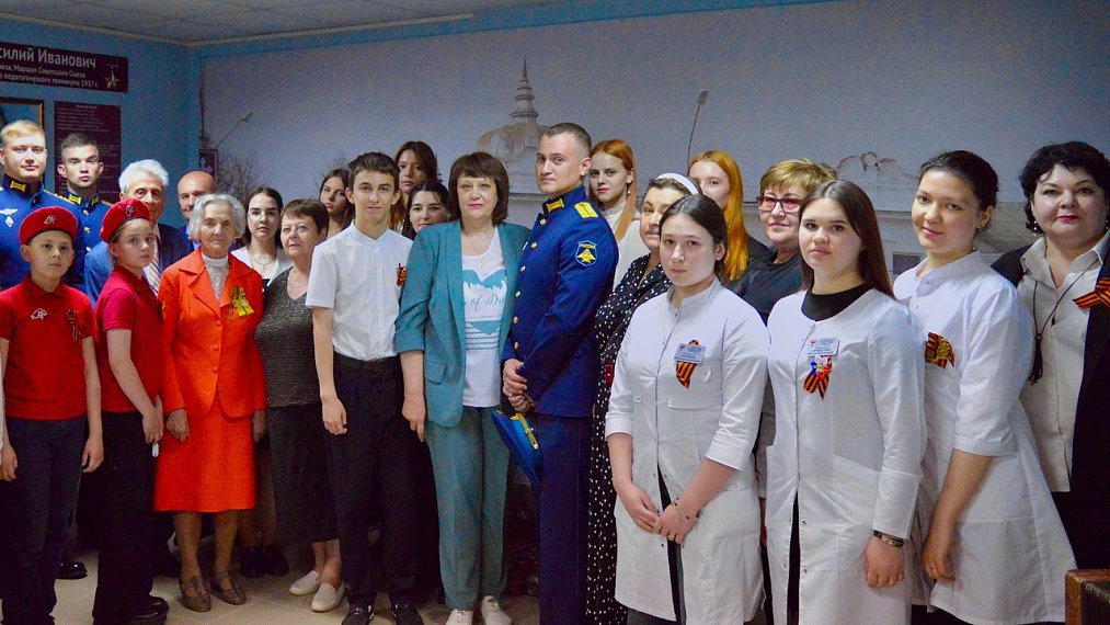 Сколько б ни сменилось поколений…