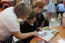 Запомните - на здании Рейхстага было одно знамя - красное