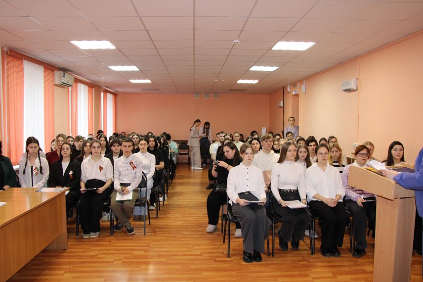 «Мы не забудем этих дней суровых» 