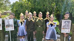 У Вечного огня в память о защитниках