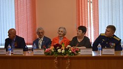 Сколько б ни сменилось поколений…