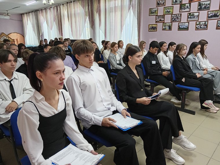 БЕССМЕРТИЮ ЮНЫХ ПОСВЯЩАЕТСЯ…