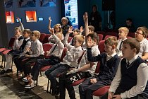 Школьникам рассказали о летчиках-героях