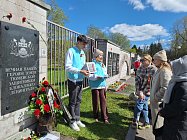 Пискаревский гранит нашу память хранит